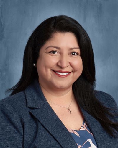 Dr. Roxane Fuentes